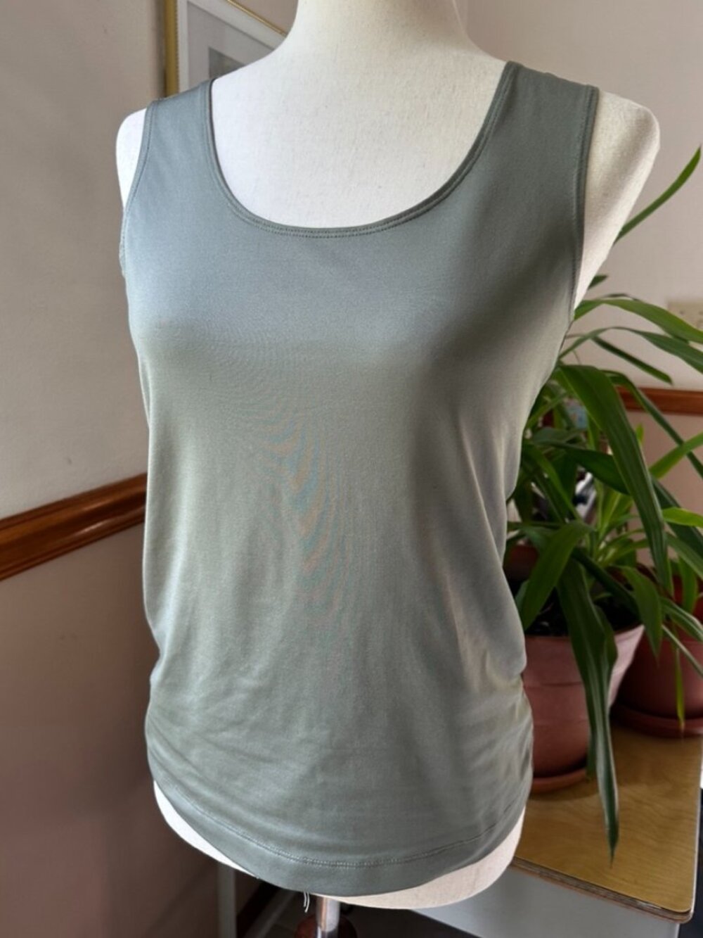 Chico's Layering Tank, Light Olive, Size 0/ Small, Light Green, EUC